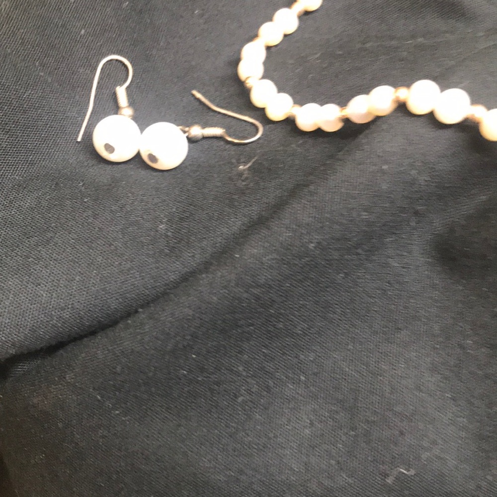 Jewelry - Picture 2 of 3
